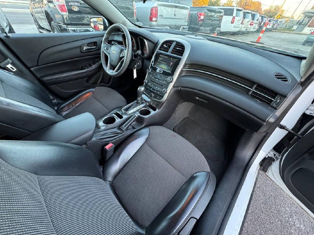 2014 Chevrolet Malibu Image 13