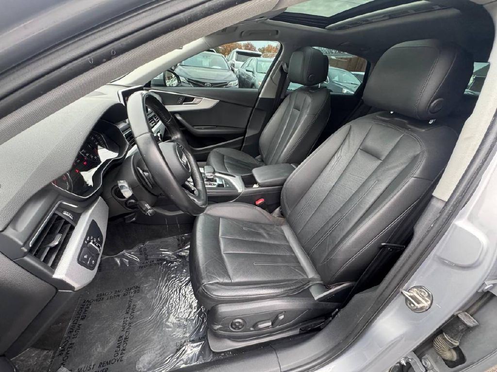 2017 Audi A4 Image 9