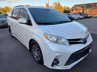 Image for 2018 Toyota Sienna XLE ID: 7011754