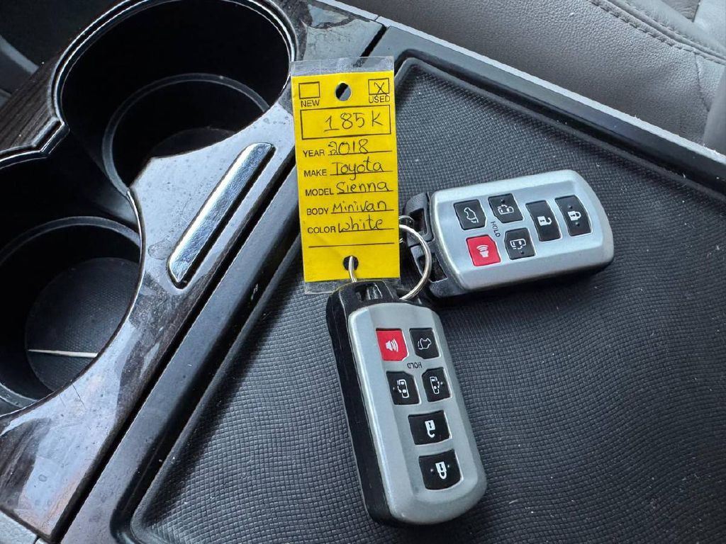 2018 Toyota Sienna Image 20