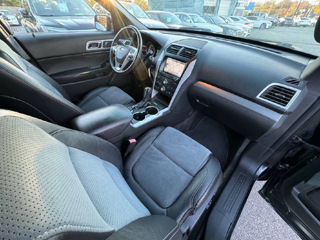 2015 Ford Explorer Image 12