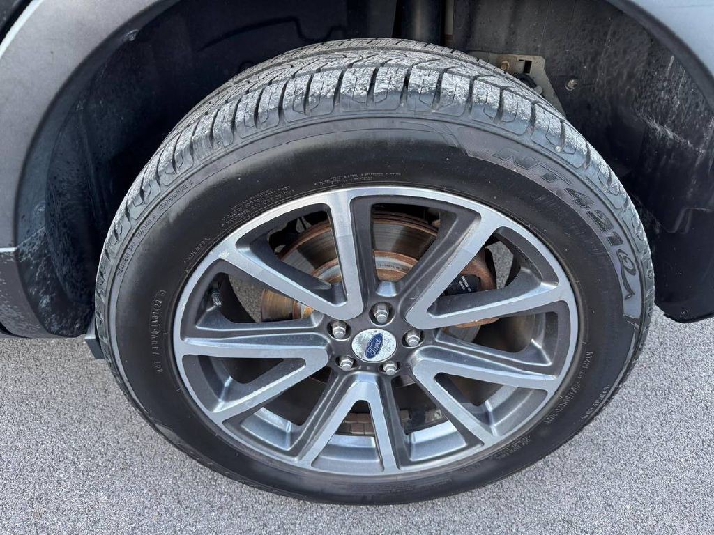 2015 Ford Explorer Image 23