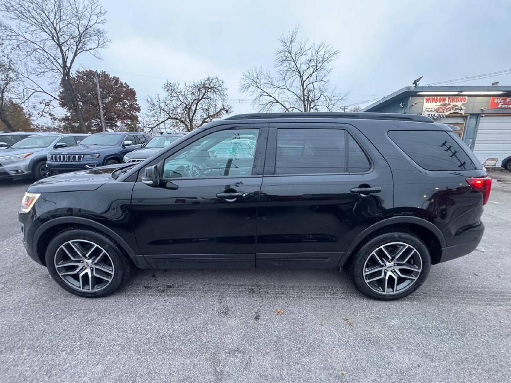 2017 Ford Explorer Image 5