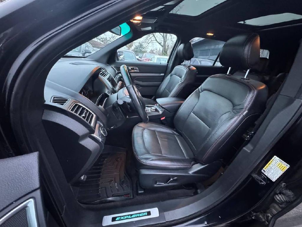 2017 Ford Explorer Image 9