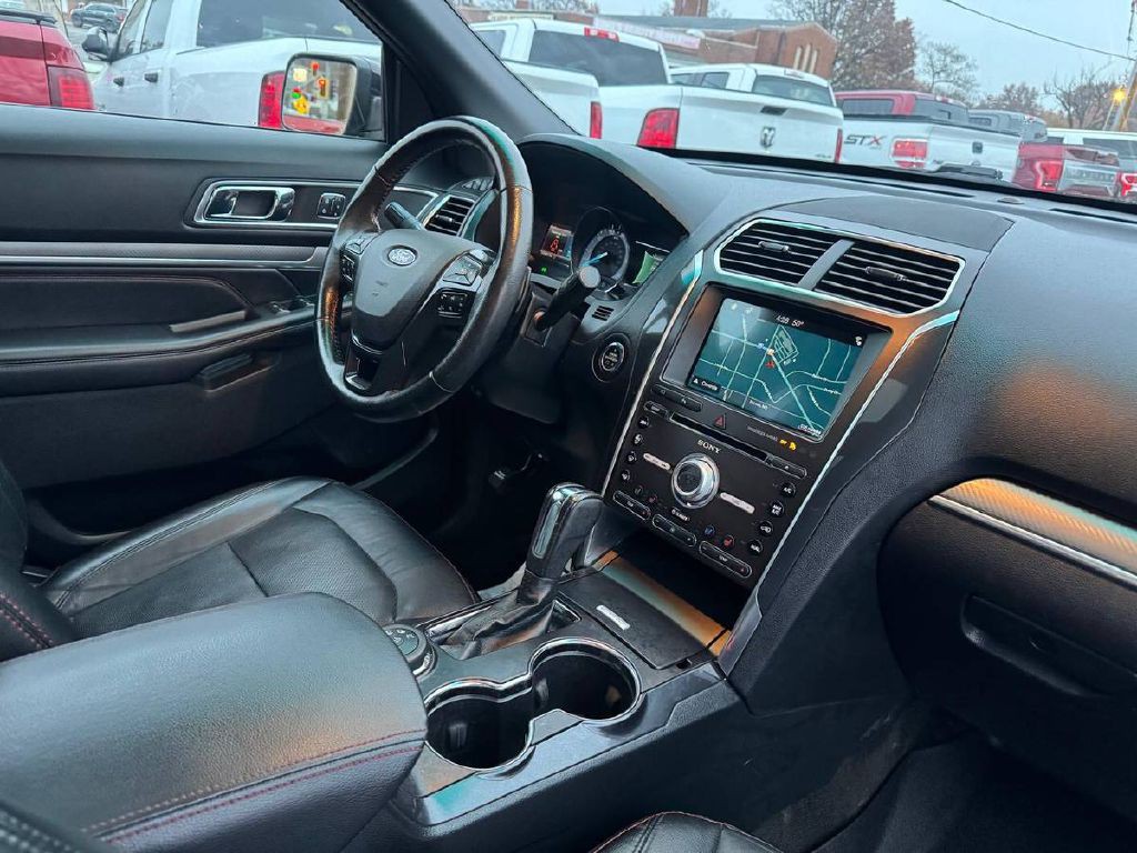2017 Ford Explorer Image 13