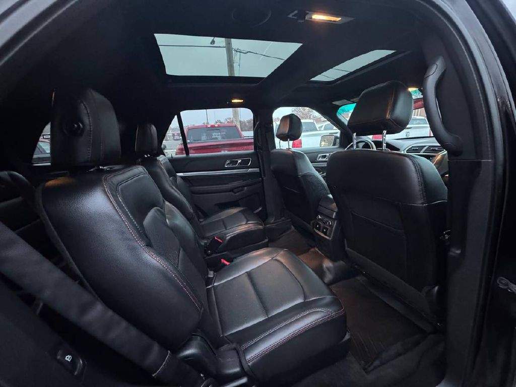 2017 Ford Explorer Image 14