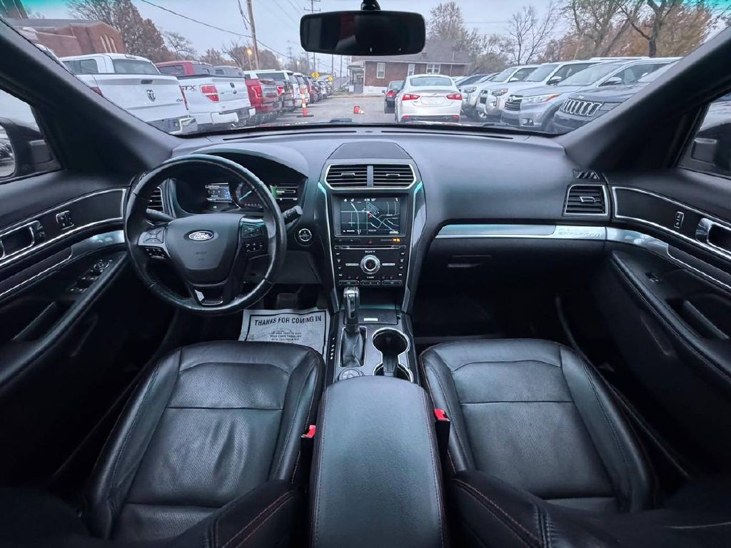 2017 Ford Explorer Image 16