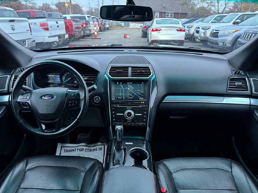 2017 Ford Explorer Image 17