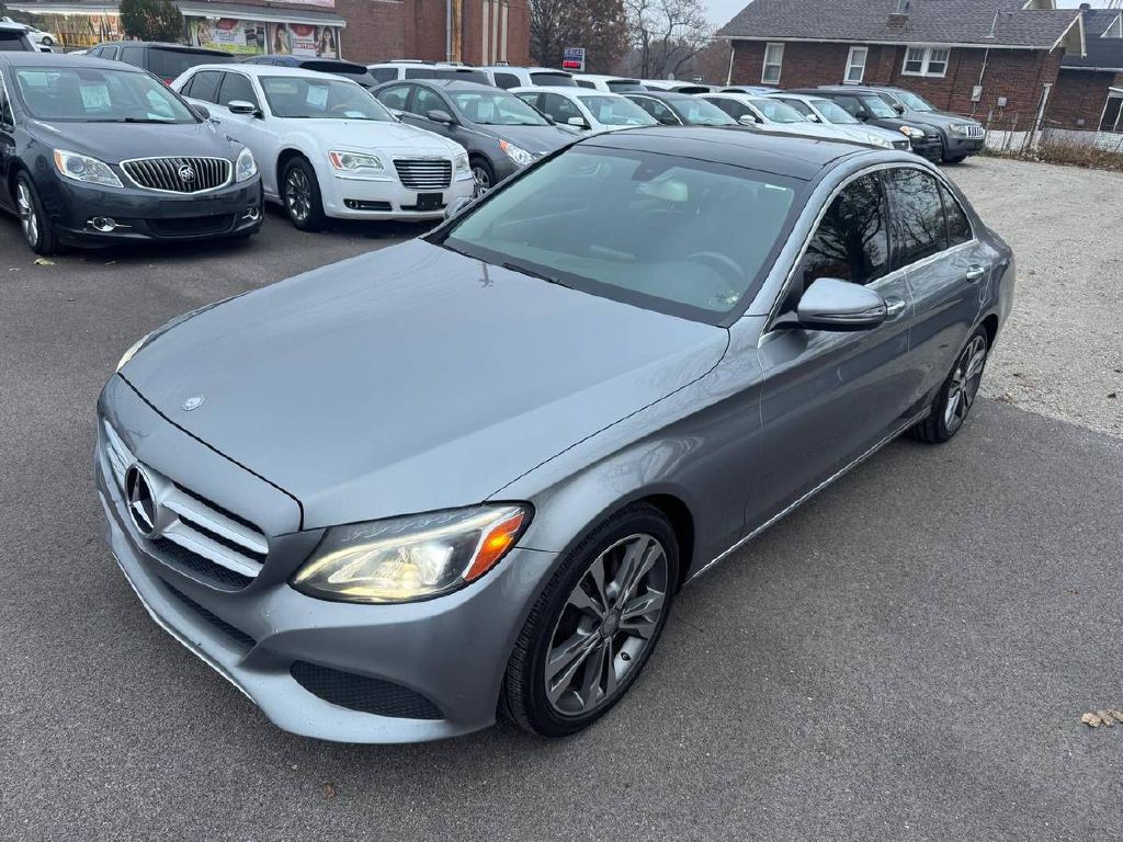 2016 Mercedes-Benz C-Class Image 3