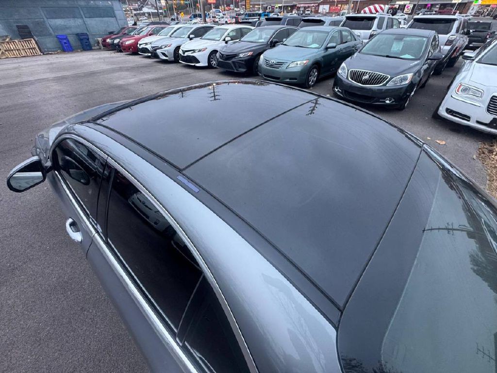 2016 Mercedes-Benz C-Class Image 9