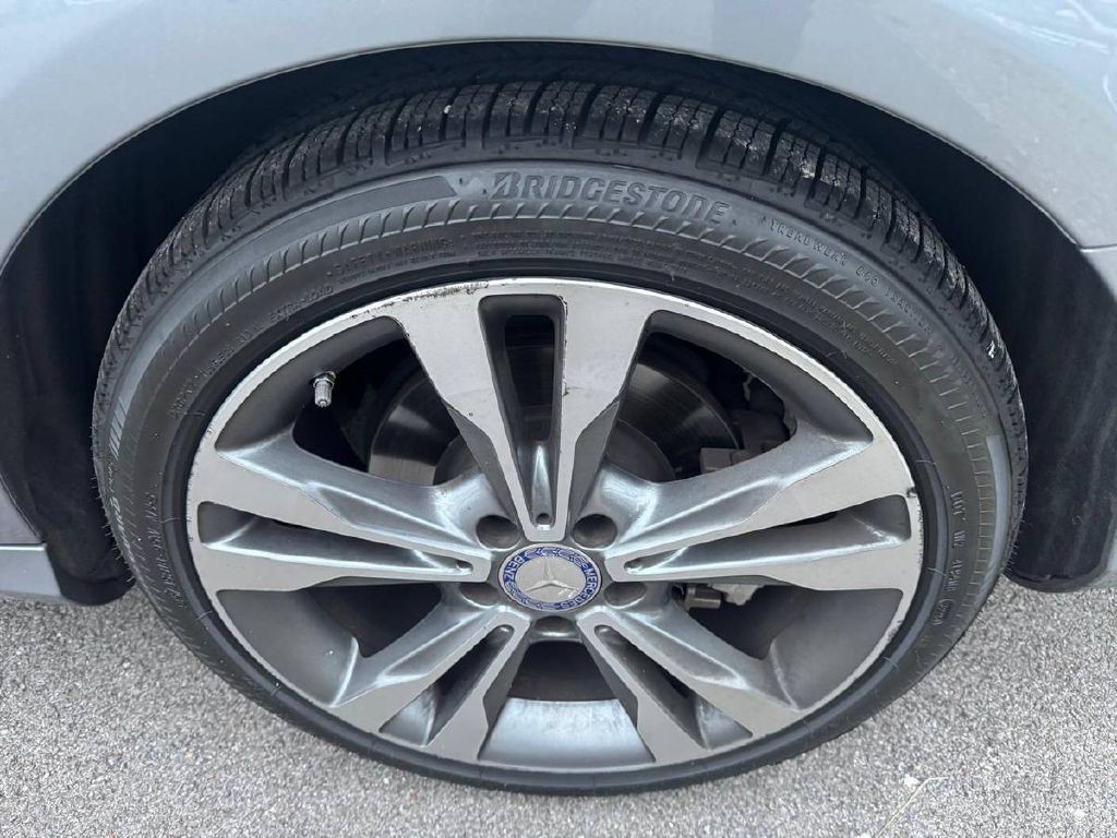 2016 Mercedes-Benz C-Class Image 19