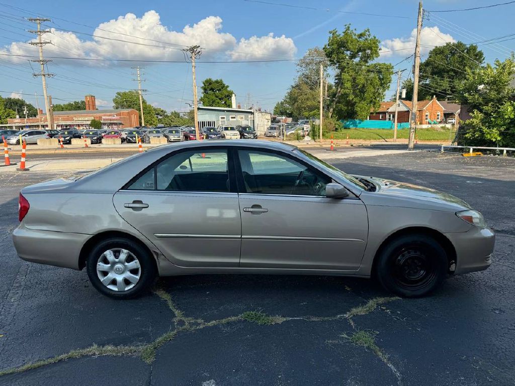2004 Toyota Camry Image 4