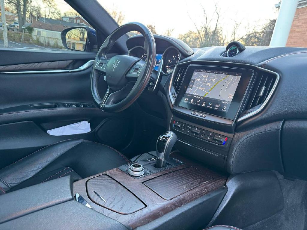 2018 Maserati Ghibli Image 12