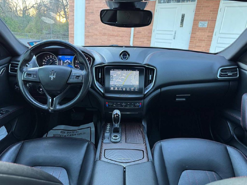 2018 Maserati Ghibli Image 17
