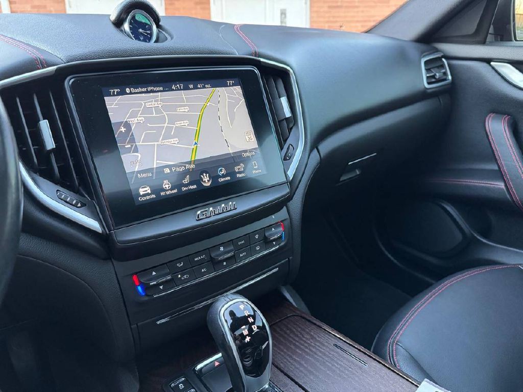 2018 Maserati Ghibli Image 19