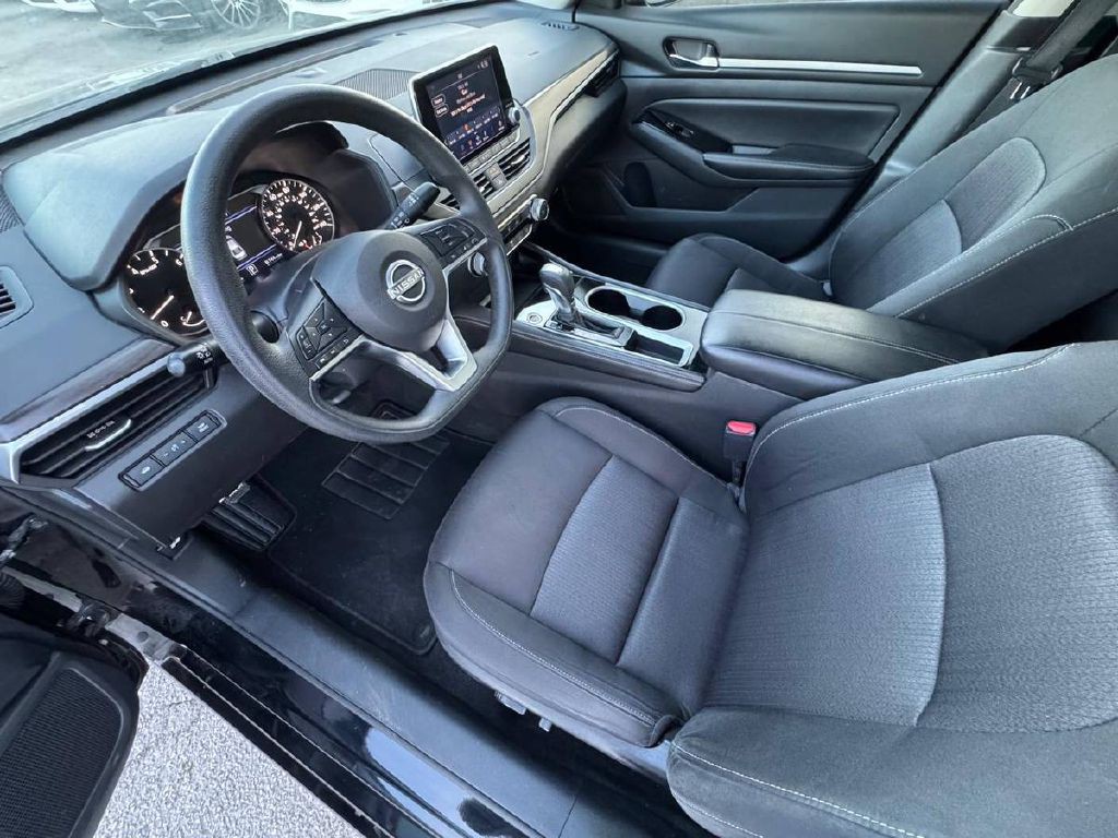 2023 Nissan Altima Image 16