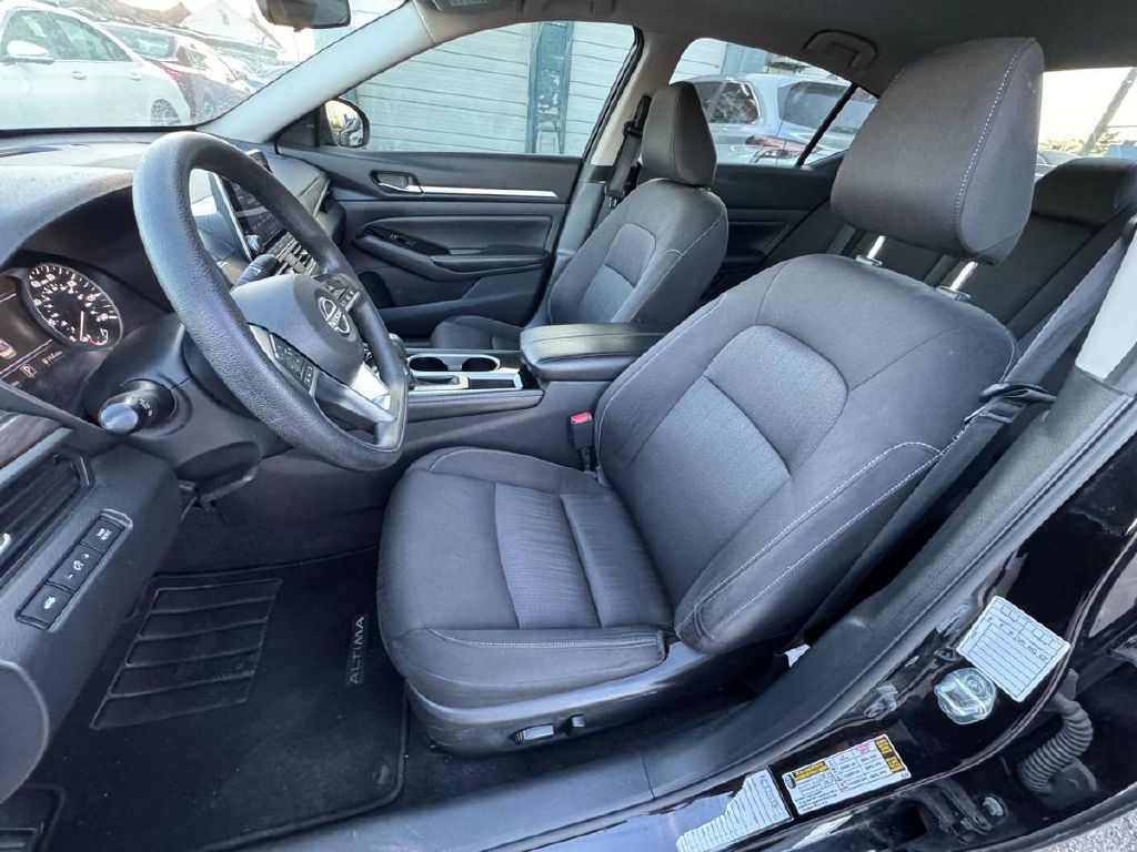 2023 Nissan Altima Image 18