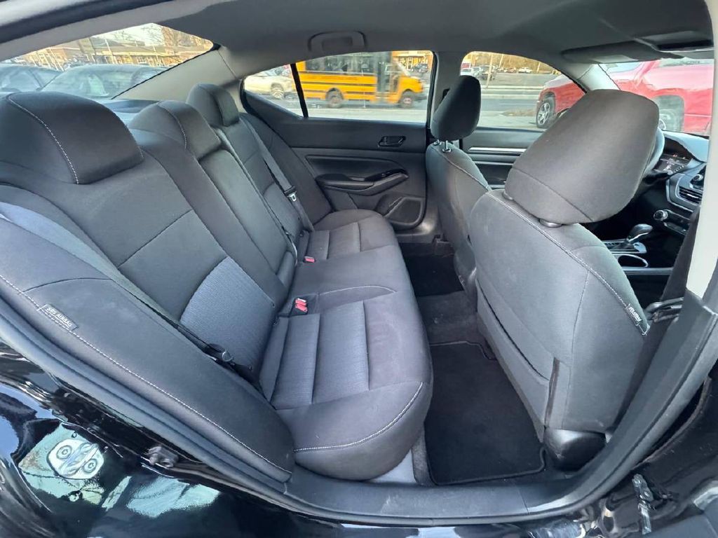 2023 Nissan Altima Image 5