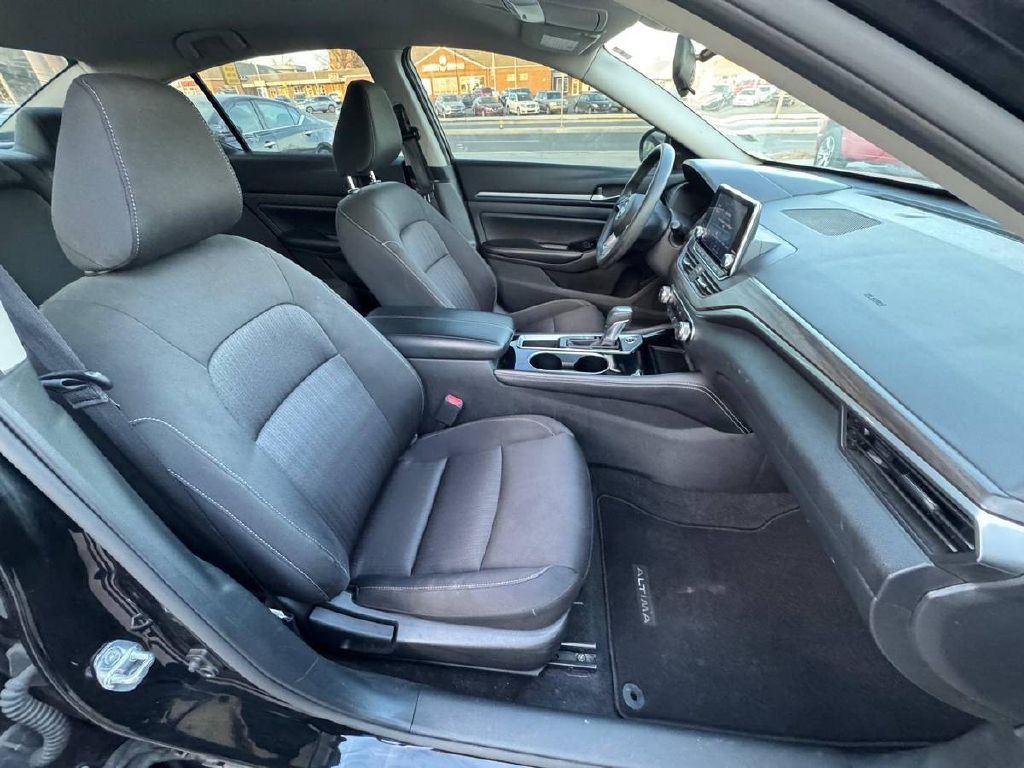 2023 Nissan Altima Image 7