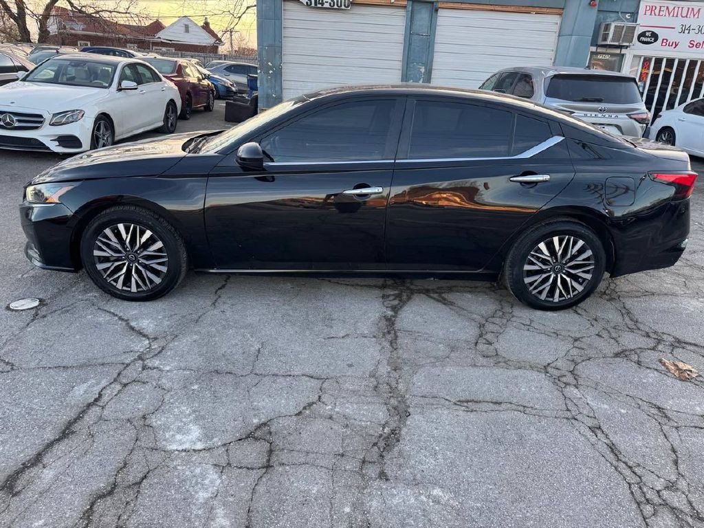 2023 Nissan Altima Image 8