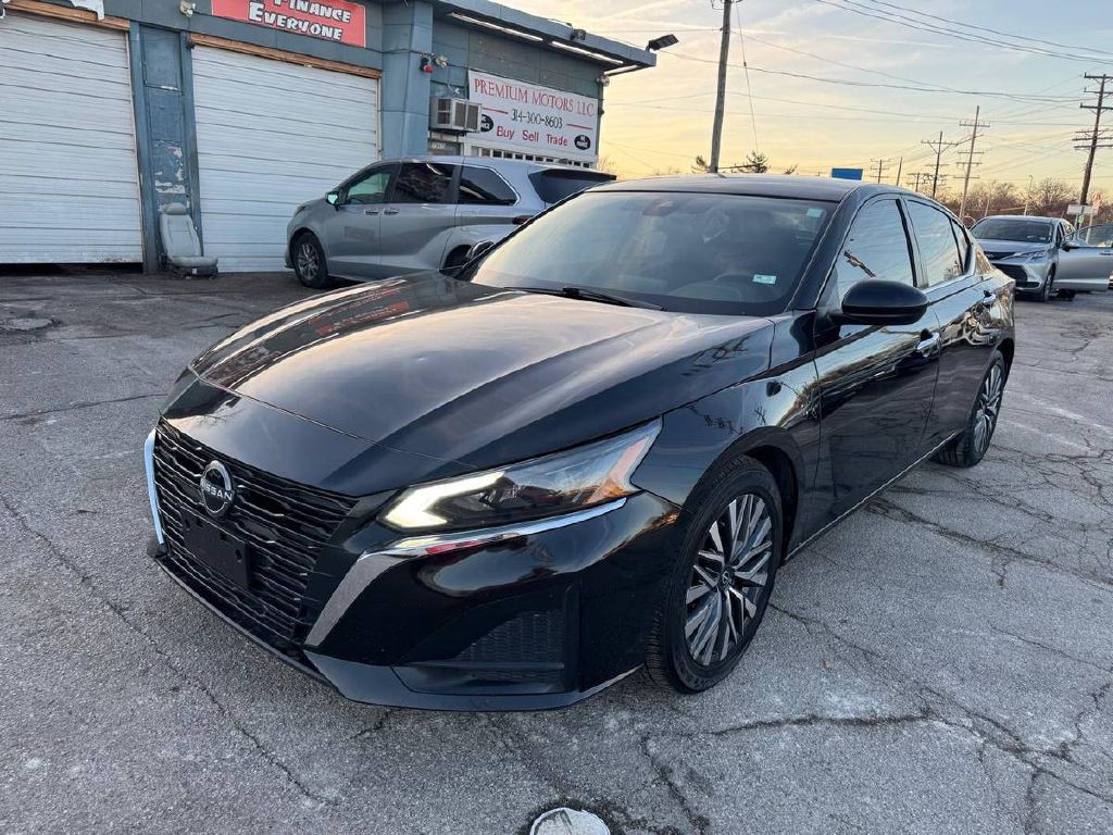 2023 Nissan Altima Image 13