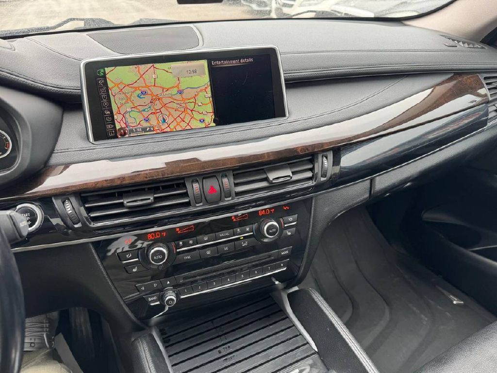 2016 BMW X6 Image 18