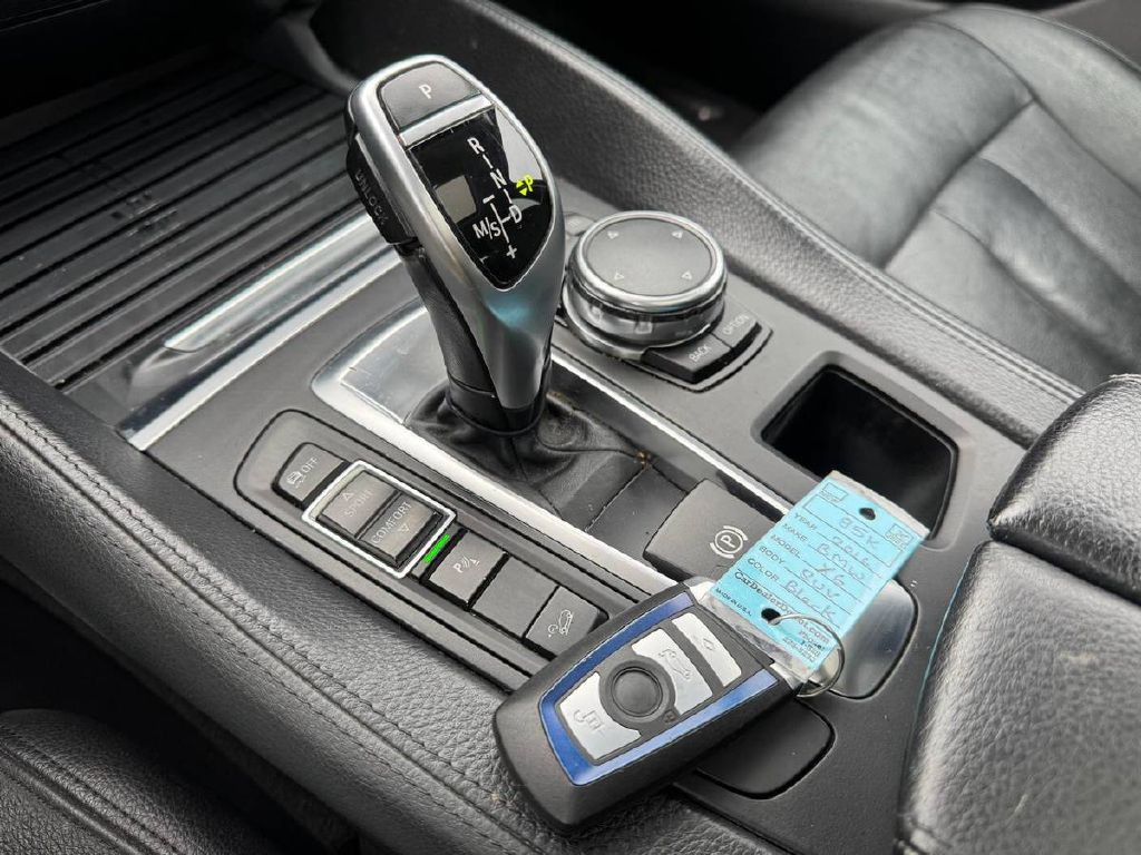 2016 BMW X6 Image 19