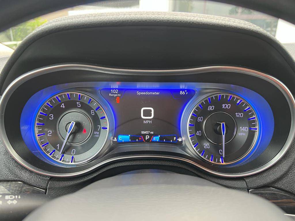 2018 Chrysler 300 Image 17