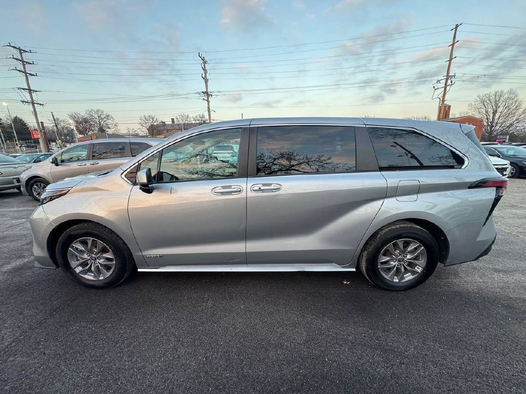 2021 Toyota Sienna Image 5