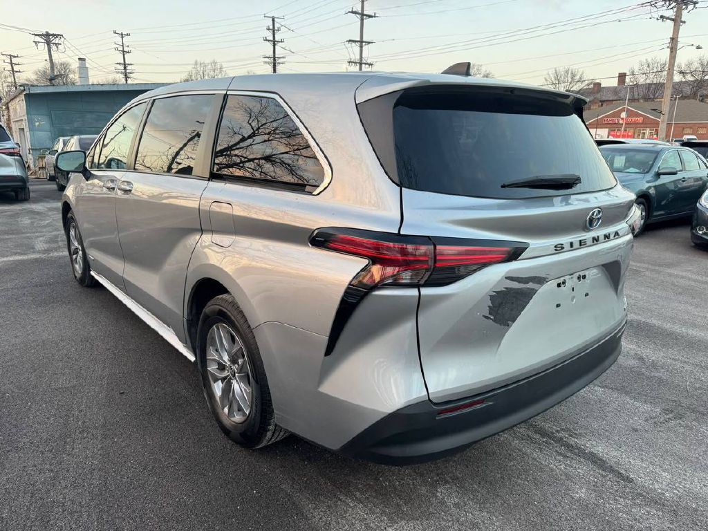 2021 Toyota Sienna Image 7