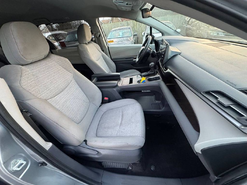 2021 Toyota Sienna Image 8