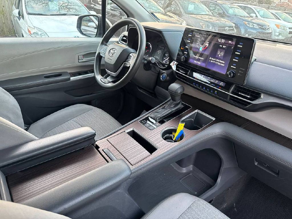 2021 Toyota Sienna Image 10