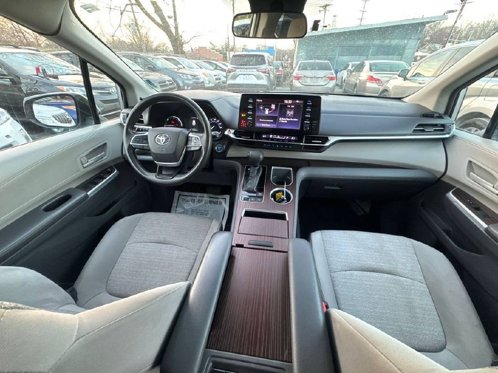 2021 Toyota Sienna Image 15