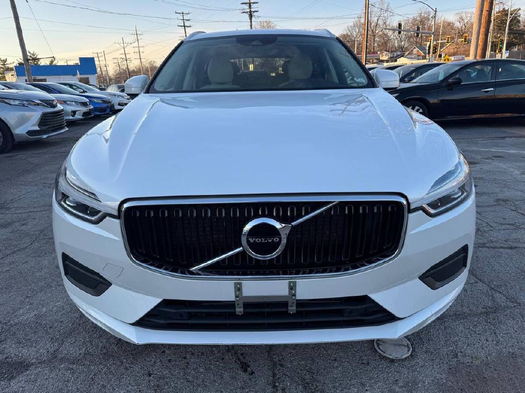 2019 Volvo XC60 Image 2