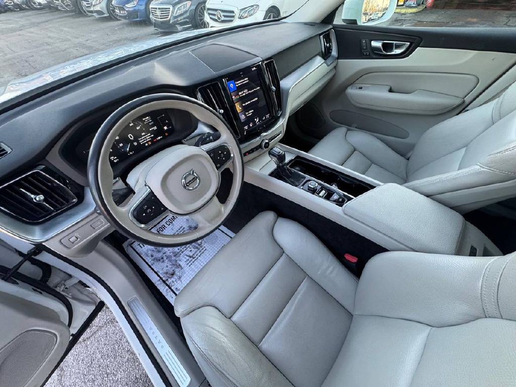 2019 Volvo XC60 Image 8