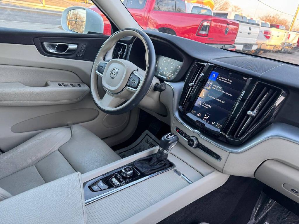 2019 Volvo XC60 Image 11