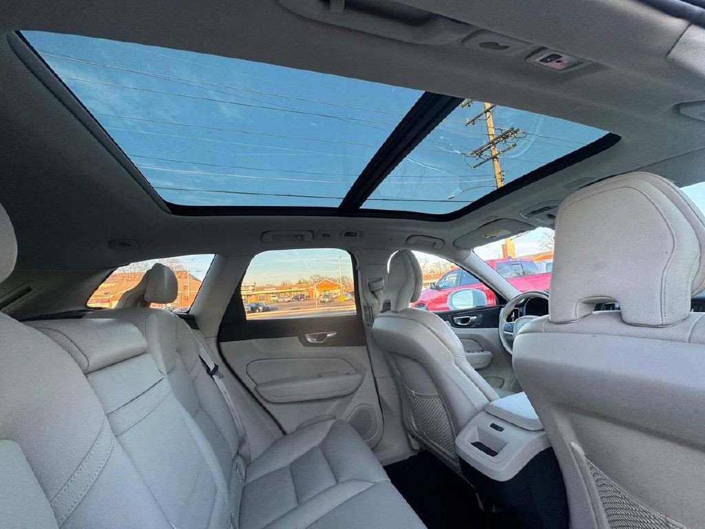 2019 Volvo XC60 Image 13