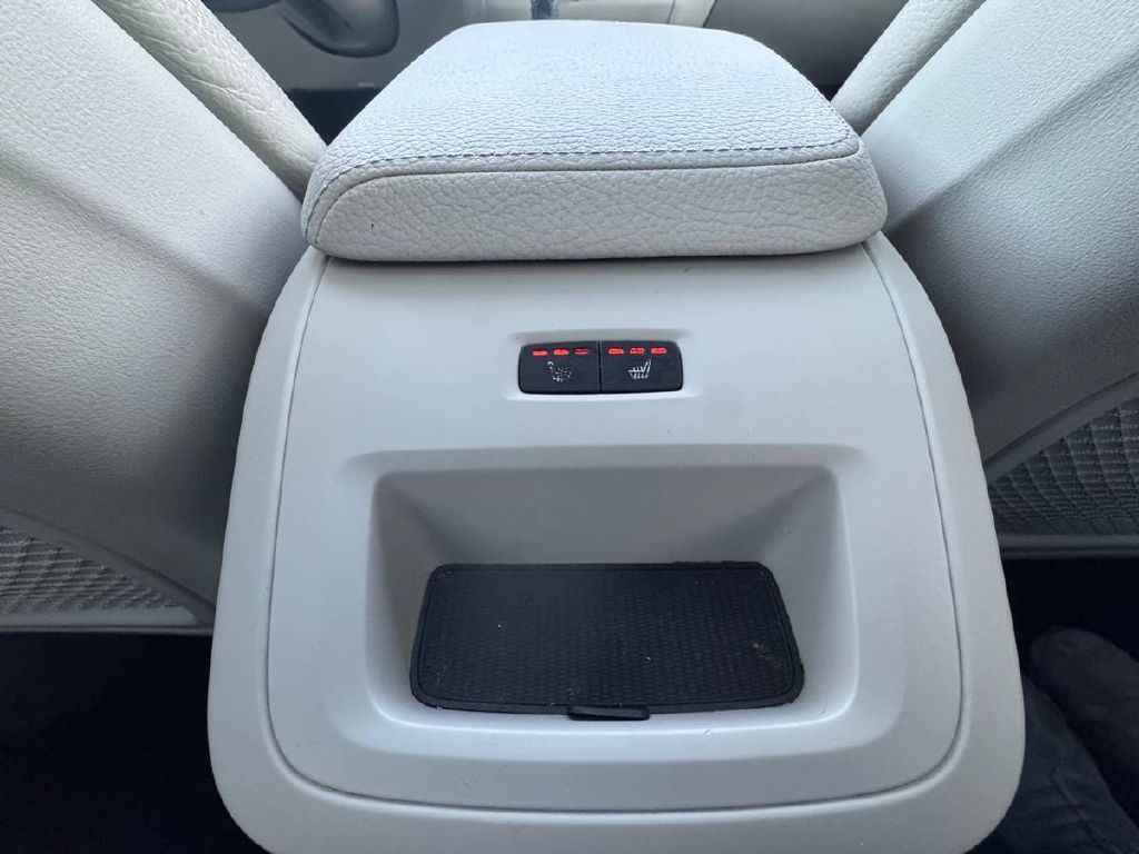 2019 Volvo XC60 Image 17