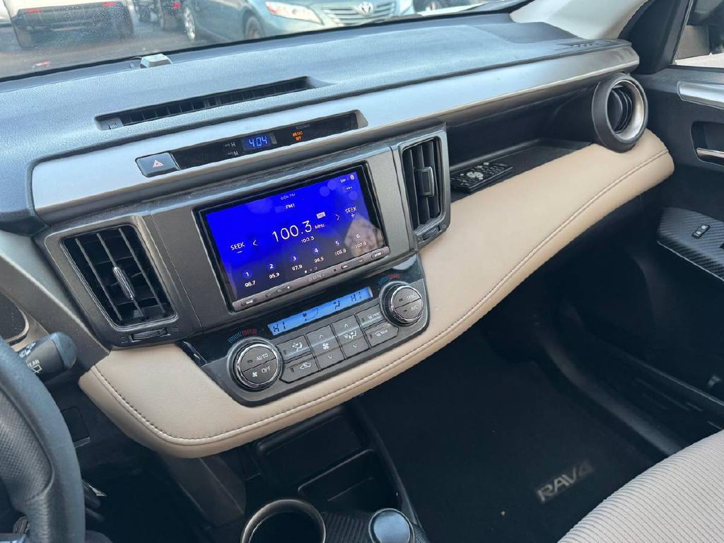 2014 Toyota Rav4 Image 18