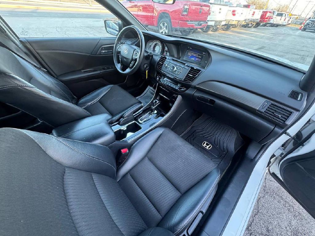 2016 Honda Accord Image 12