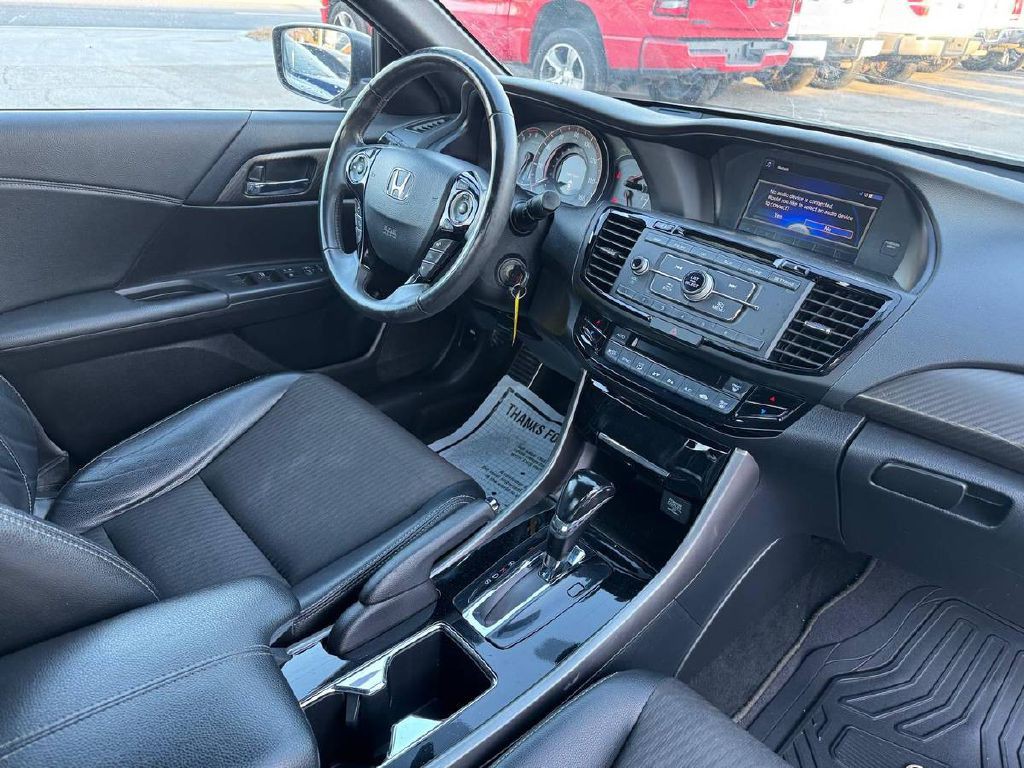 2016 Honda Accord Image 13