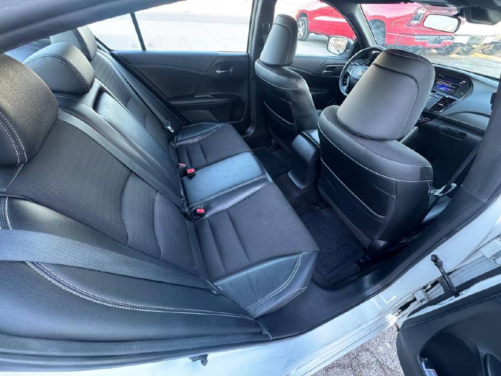 2016 Honda Accord Image 14
