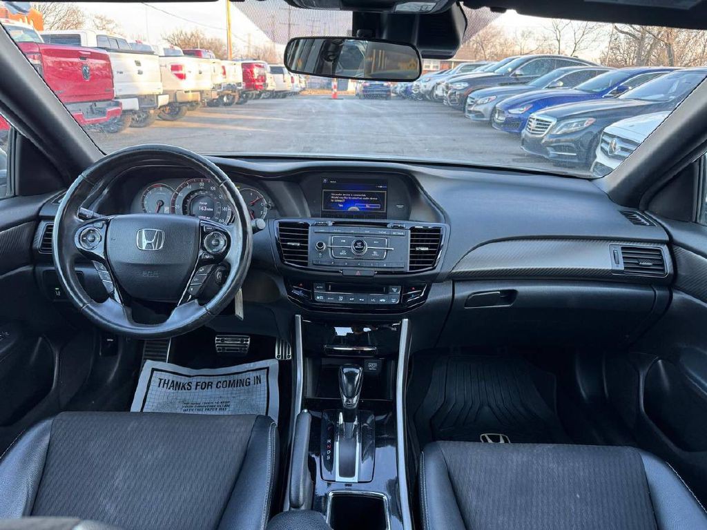 2016 Honda Accord Image 16