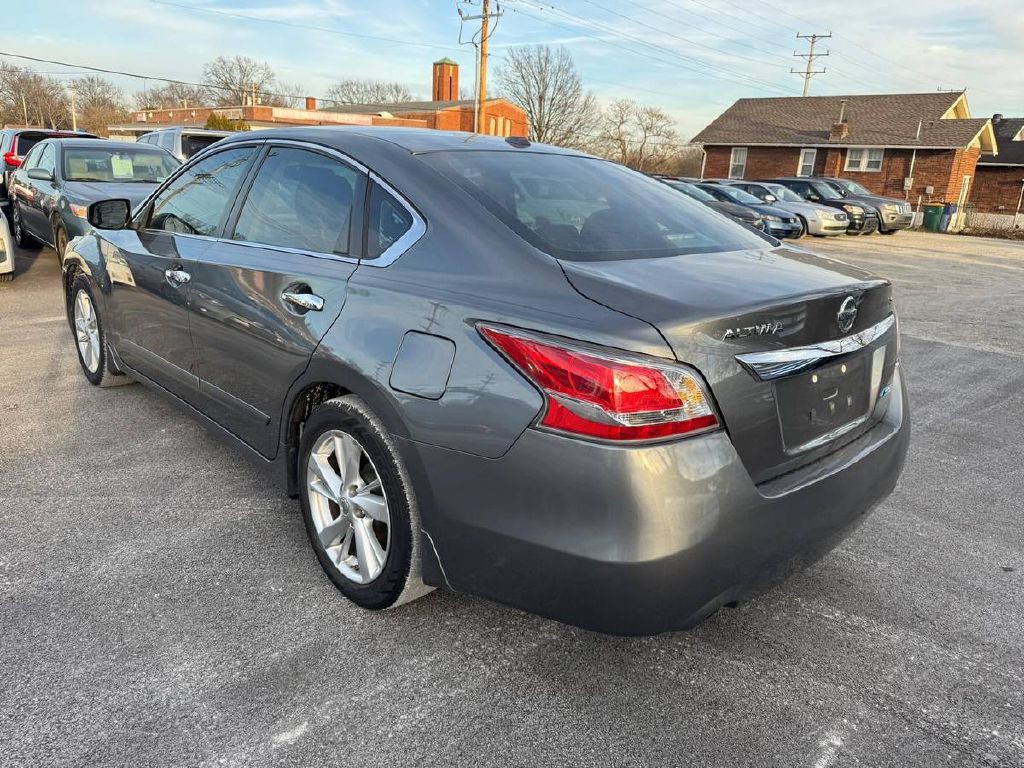2014 Nissan Altima Image 8