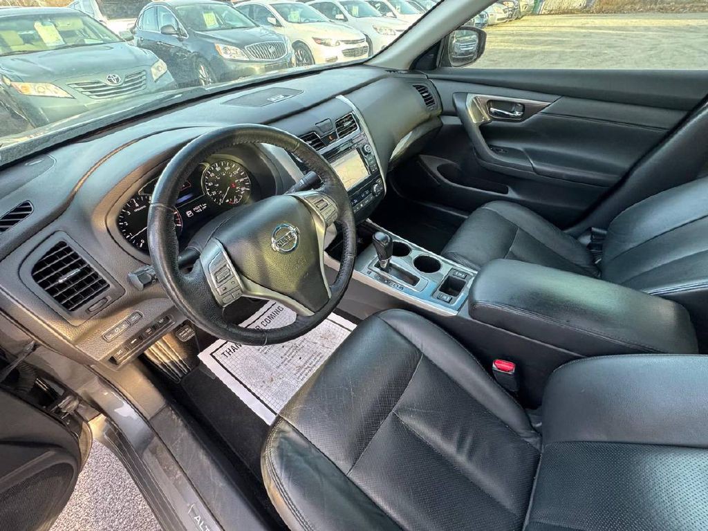 2014 Nissan Altima Image 10