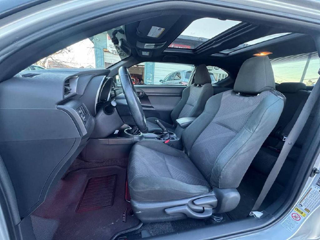 2011 Scion tC Image 9