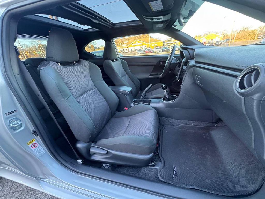 2011 Scion tC Image 11