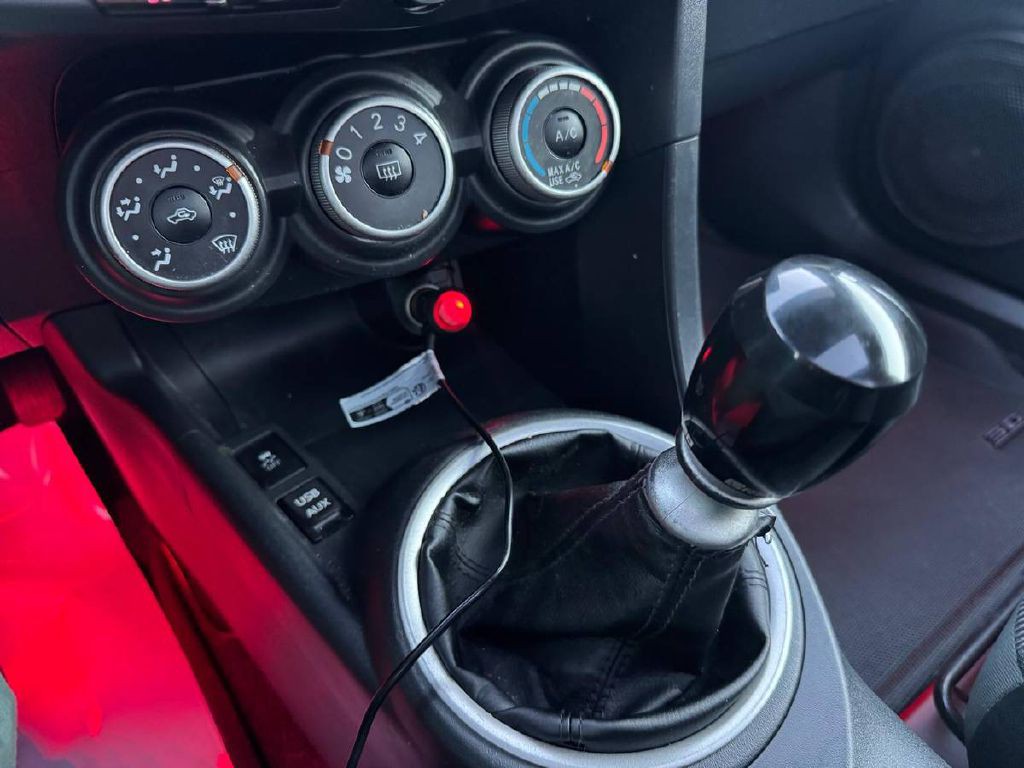 2011 Scion tC Image 17