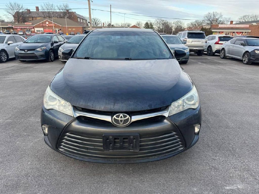 2015 Toyota Camry Image 2