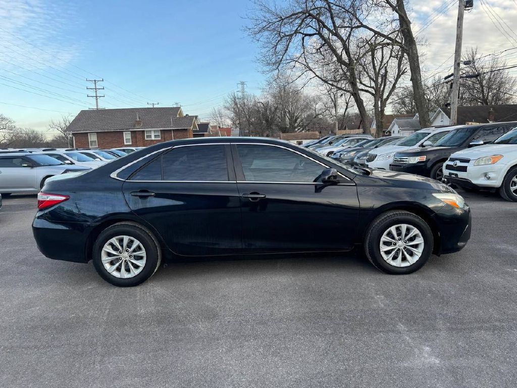 2015 Toyota Camry Image 4